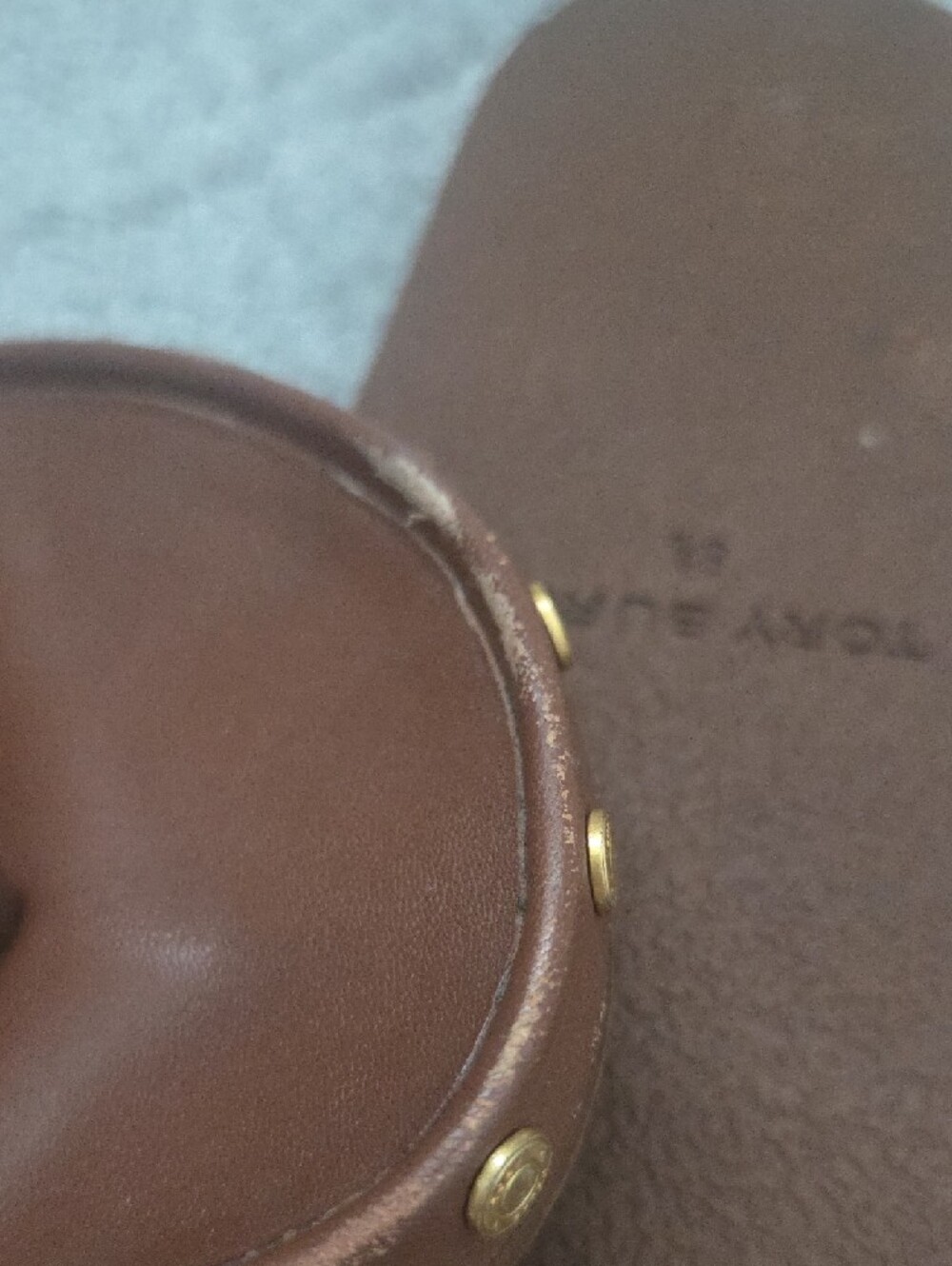 Tory Burch Brown Coin Cloud Logo Thong Sandals - Picture 4 of 8
